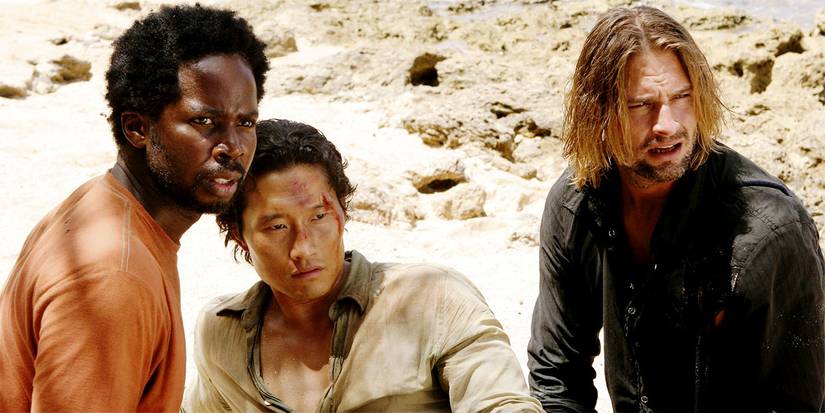 Josh Holloway, Daniel Dae Kim e Harold Perrineau na praia em Lost
