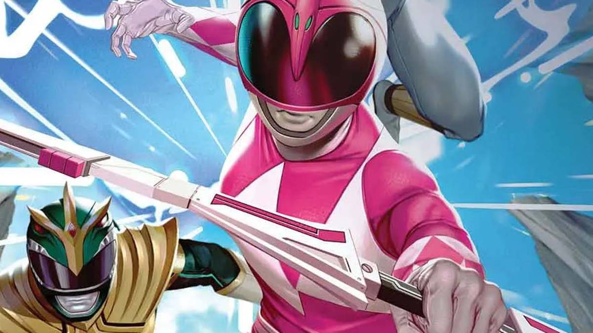 Power Rangers' Pink Ranger Calls Out Their Terrible Choice of Weapons