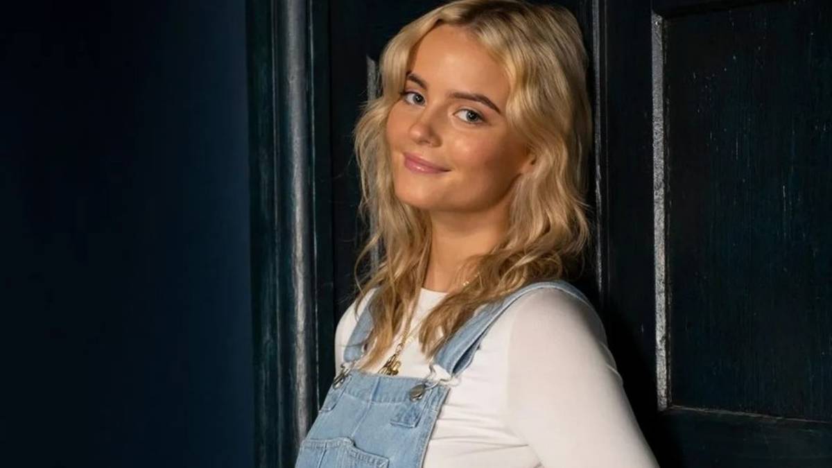 Doctor Who Season 14 Set Videos Show New Companion In Distress