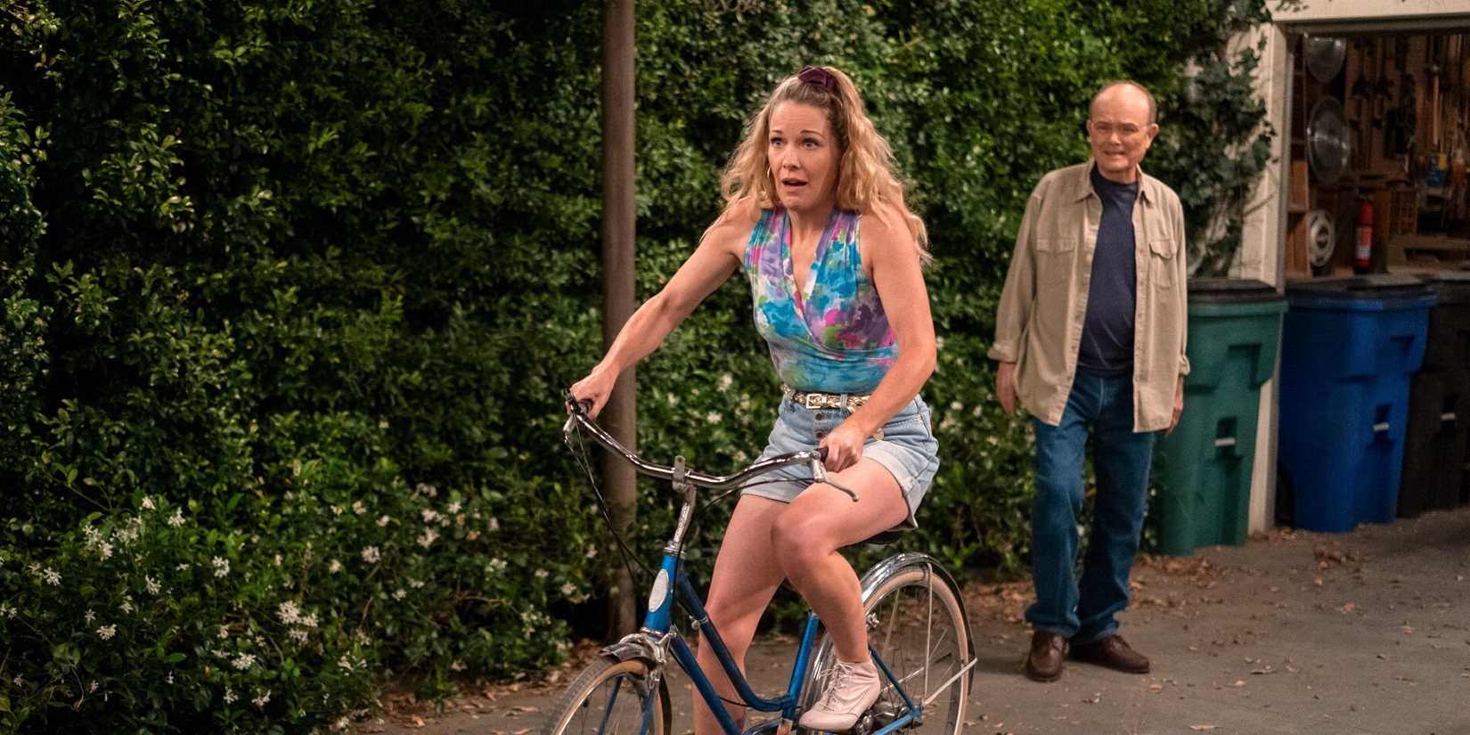 Red Forman (Kurtwood Smith) watched Sherri Runck (Andrea Anders) ride a bike in That '90s Show.