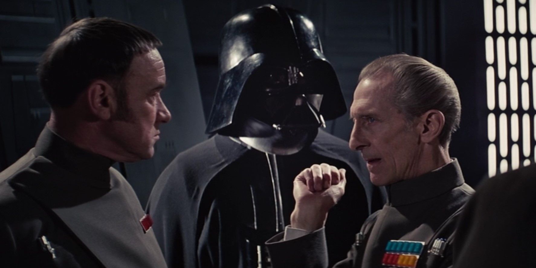 Disney demandado por el "Cameo" del Gran Moff Tarkin de Rogue One 8 años después