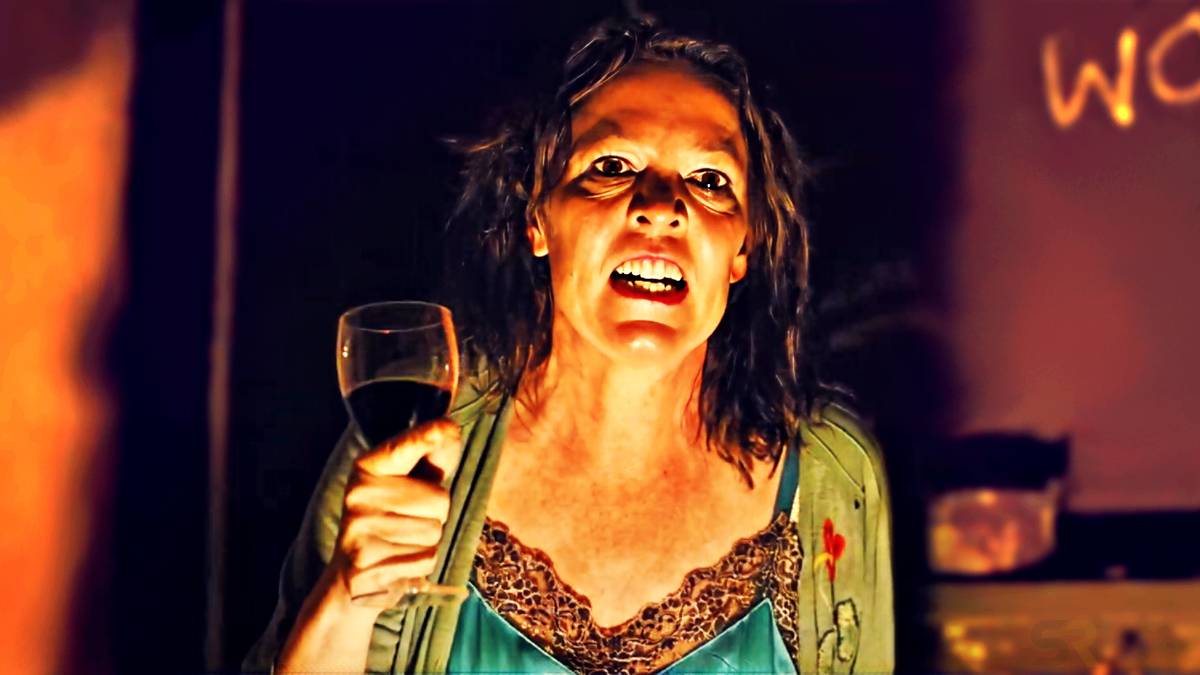 Olivia Colman S Star Power Shines In Empire Of Light Exclusive Clip