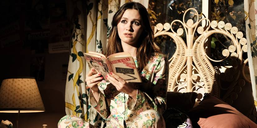 Maude Apatow como Lexi em peça de Euphoria