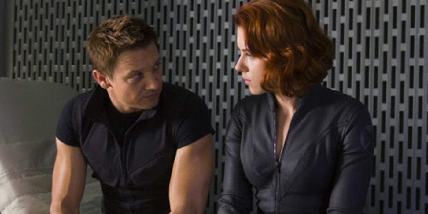 Jeremy Renner as Hawkeye speaking to Scarlett Johansson as Black Widow in The Avengers (2012)