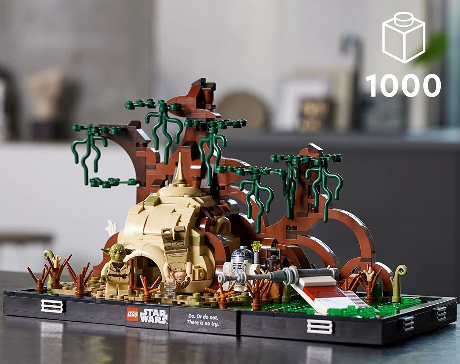 LEGO Star Wars Dagobah Jedi Training Diorama 75330 1 (1)