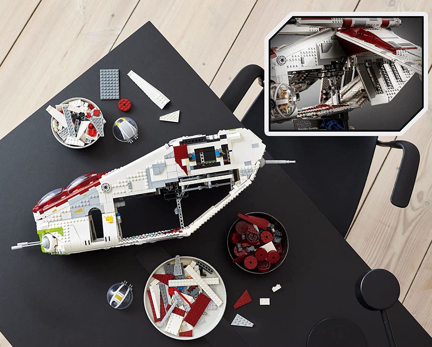 LEGO Star Wars Republic Gunship 75309 1 (1)
