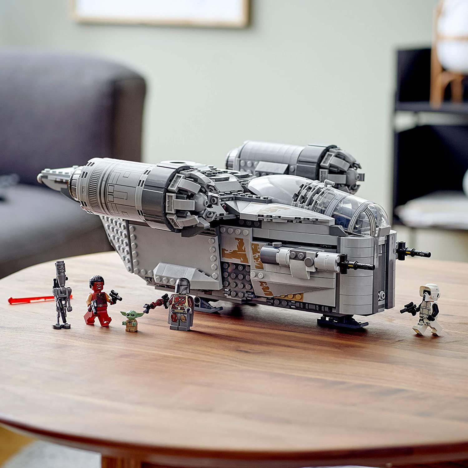 LEGO Star Wars- The Mandalorian The Razor Crest 75292 1