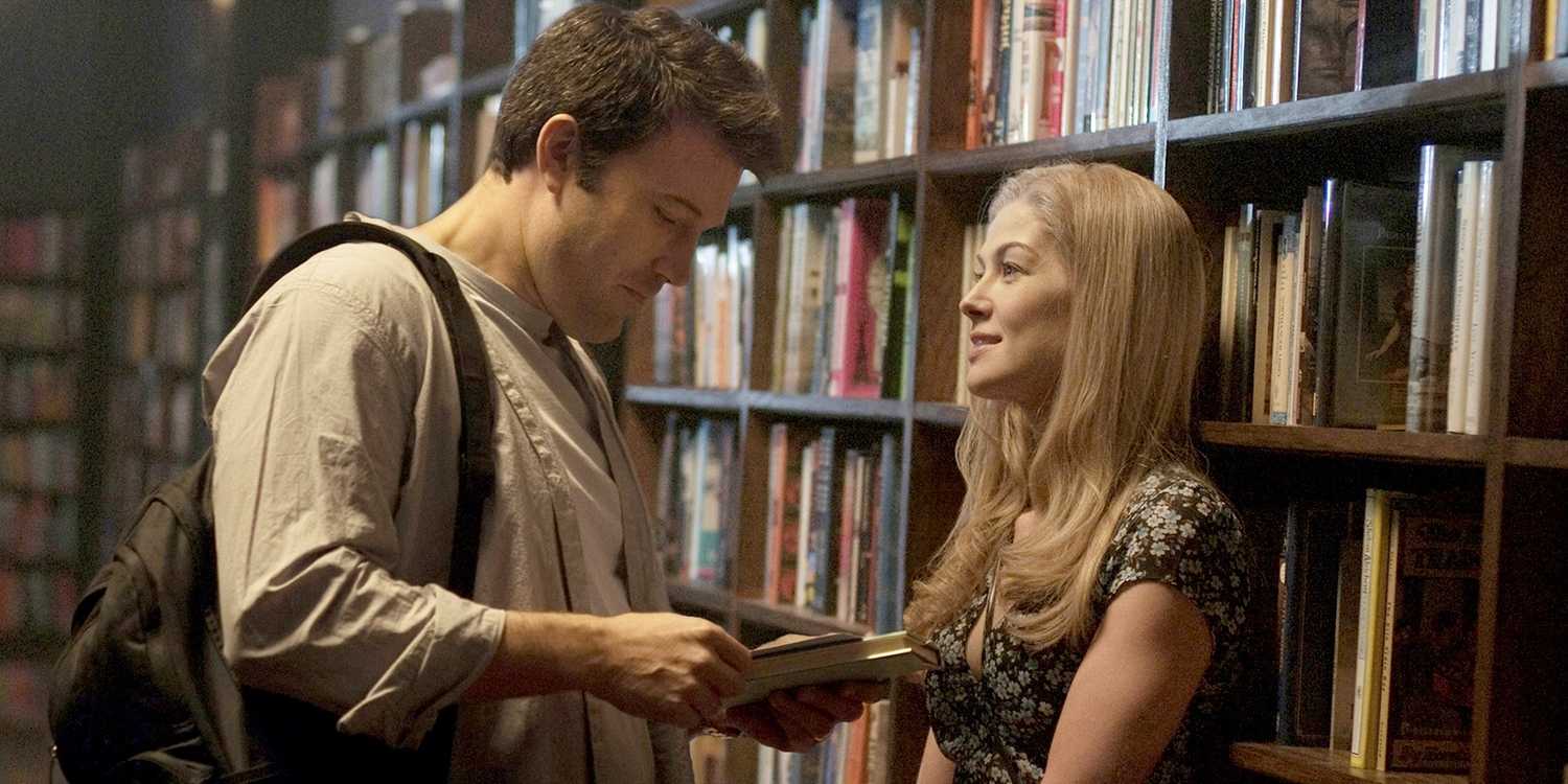 nick_and_amy_in_a_library_in_gone_girl David Fincher’s R-Rated Thriller That Grossed 6x Its Budget Is Coming To Paramount+ In 2 Weeks