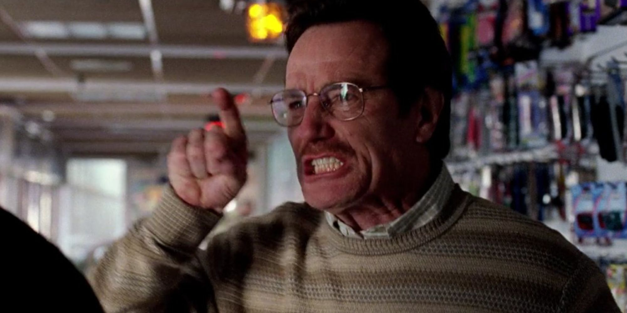 Walter White confrontando Bogdan Wolynetz no piloto de Breaking Bad.