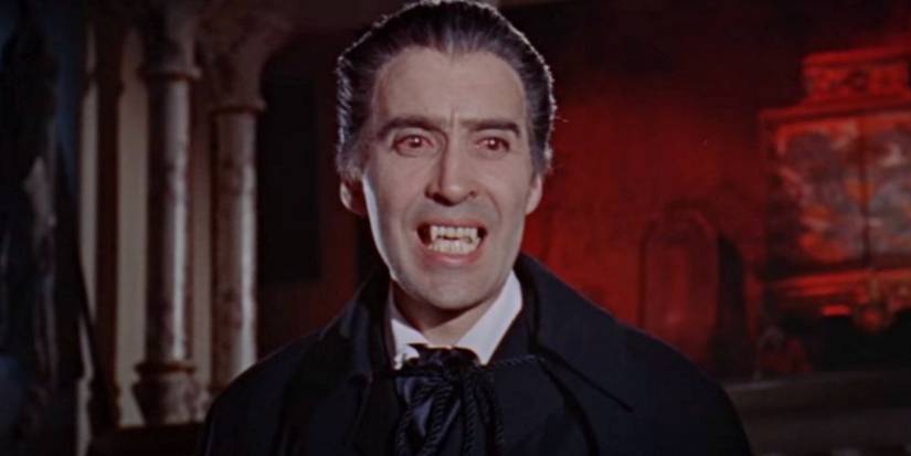 Christopher Lee como Conde Drácula.