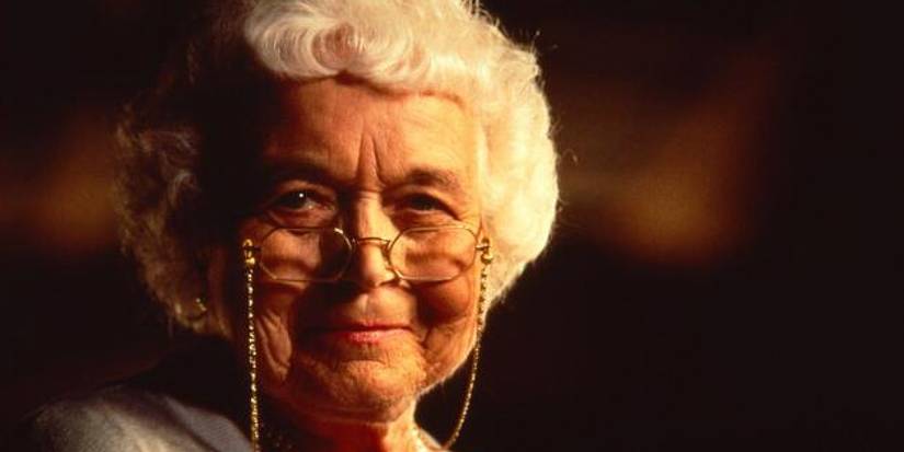 Mrs. Phelps Matilda Book Differences: 6 Changes The 1996 Movie Made