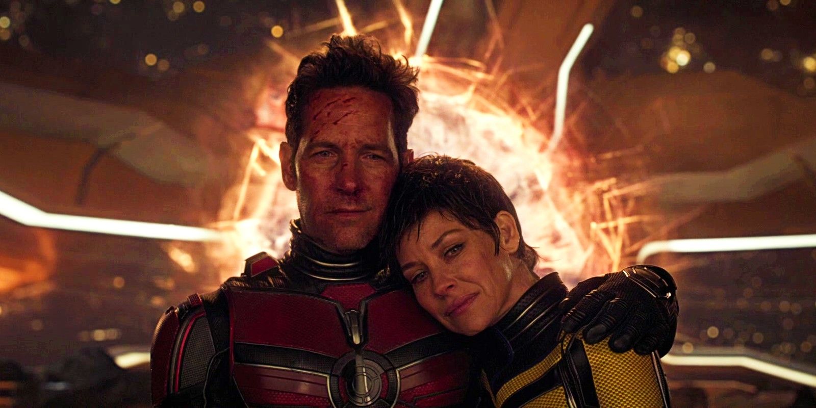 Paul Rudd as Ant-Man and Evangeline Lilly as Wasp Embrasing In the Quantum Realm In Ant-Man and the Wasp Quantumania