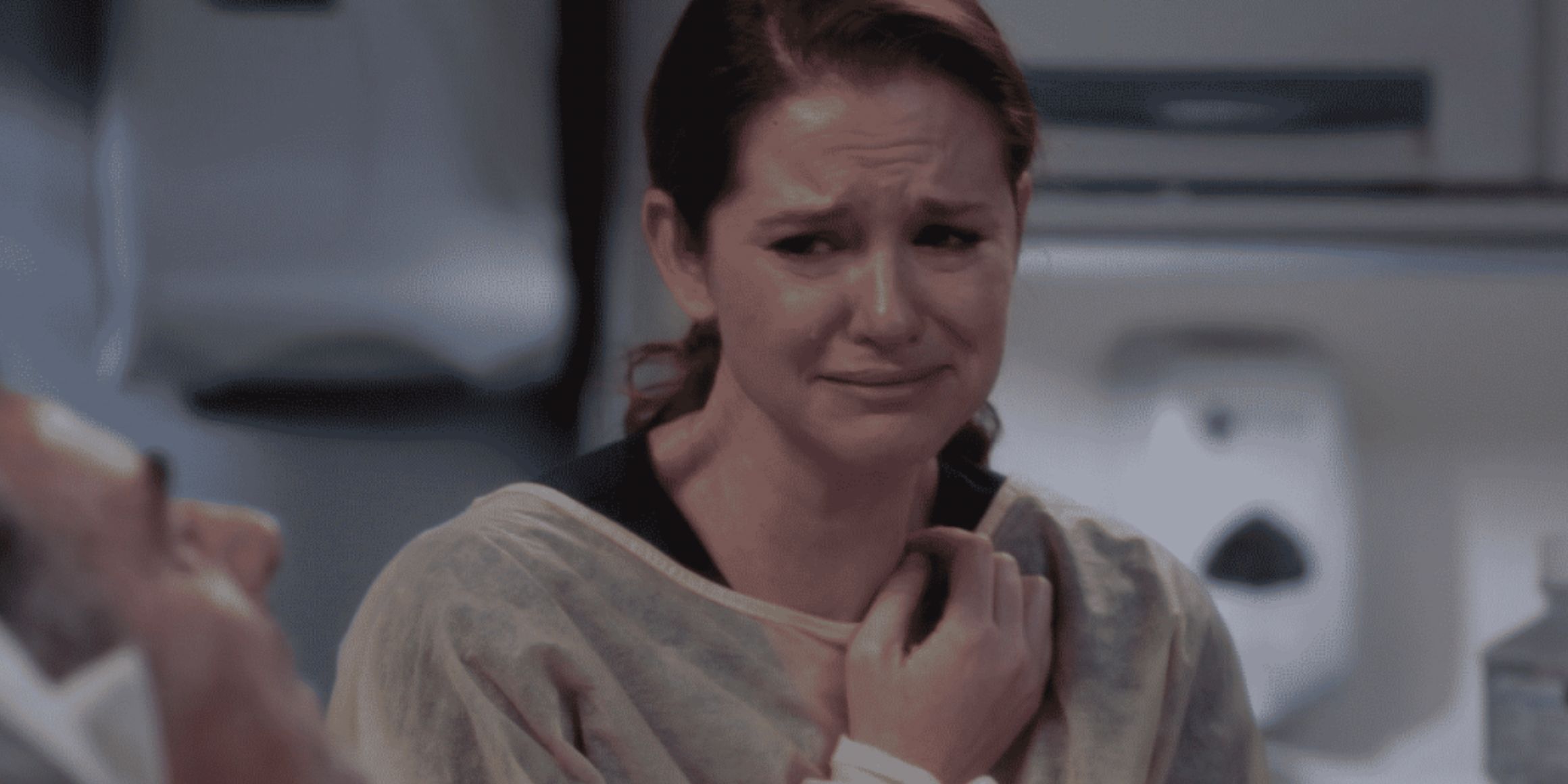 April (Sarah Drew) crying over Eli in Greys Anatomy