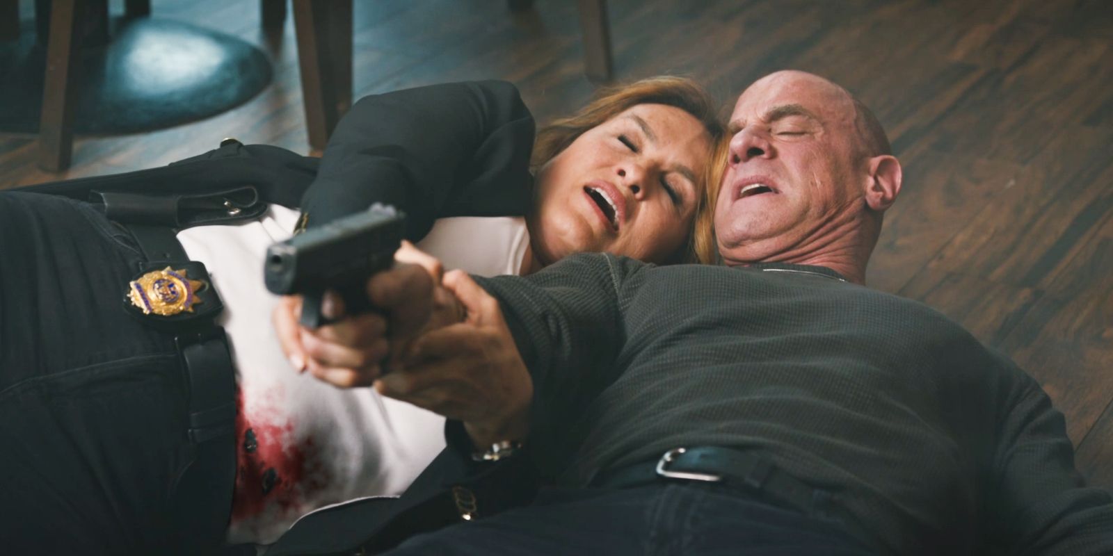 Benson and Stabler aiming gun in Law & Order: Organized Crime