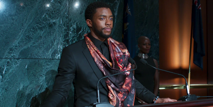 chadwick boseman em cena pós-créditos de Pantera Negra