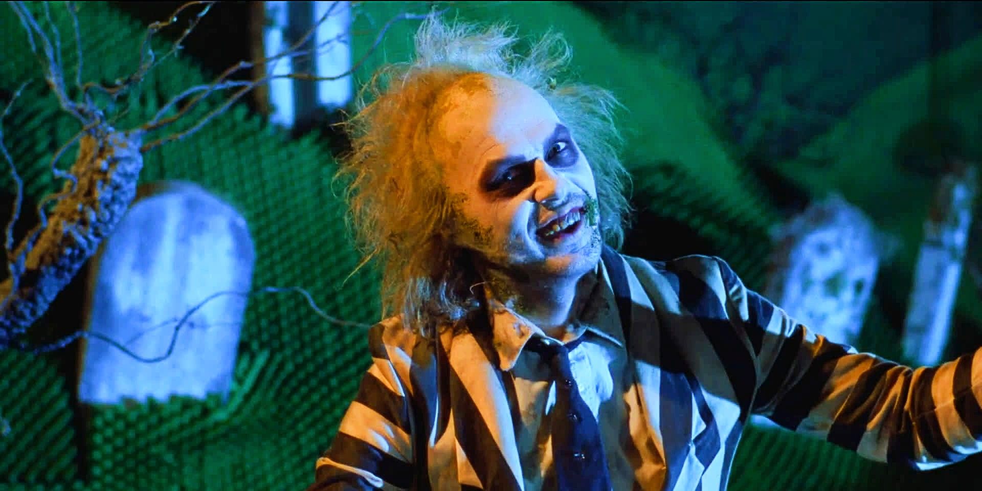 Revisión de Beetlejuice: Ser raro nunca se ha sentido tan bien como el clásico de culto espeluznante de Burton