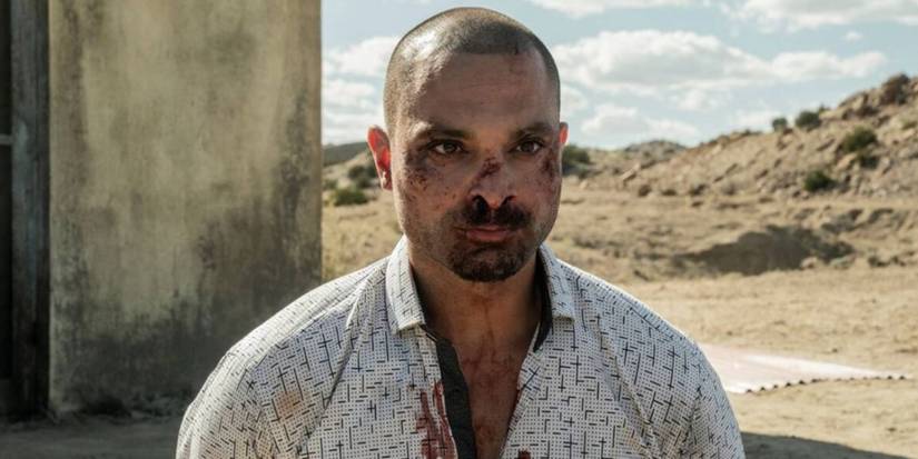 Nacho (Michael Mando) looking bruised in the desert in Better Call Saul