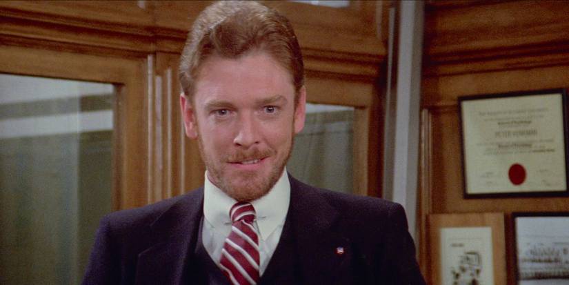 Walter Peck em terno em Ghostbusters