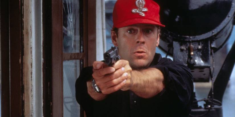 Bruce Willis como Tom Hardy em Striking Distance