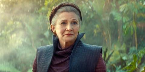 Carrie Fisher as Leia in The Rise of Skywalker smiling slightly