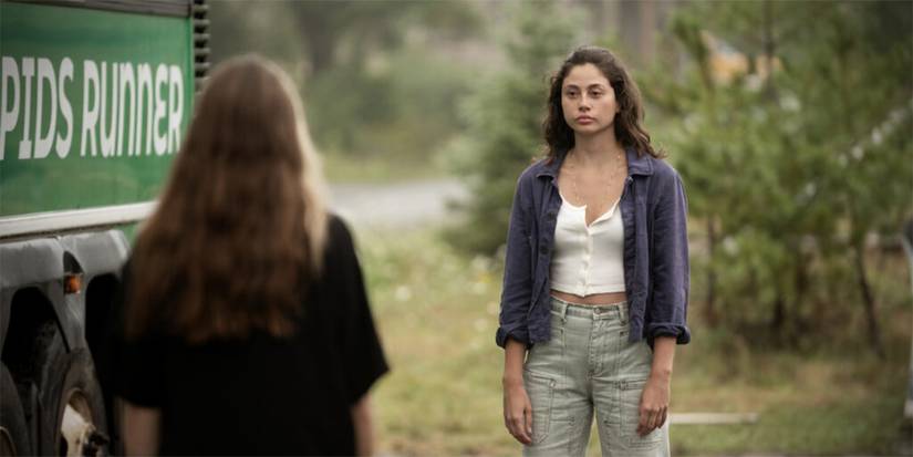 chloe van landschoot standing in from season 2