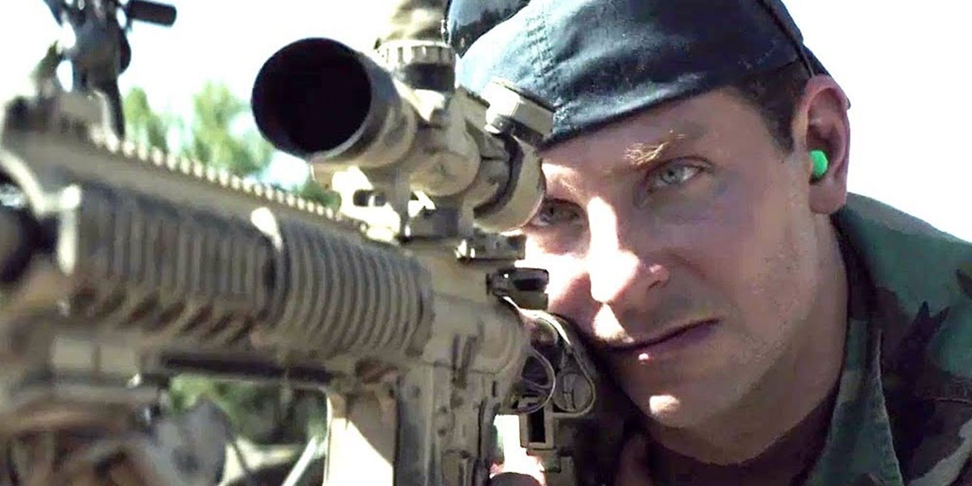 Por qué la actuación de Bradley Cooper en la película de guerra de 2014 es realista, explicada por un experto del ejército