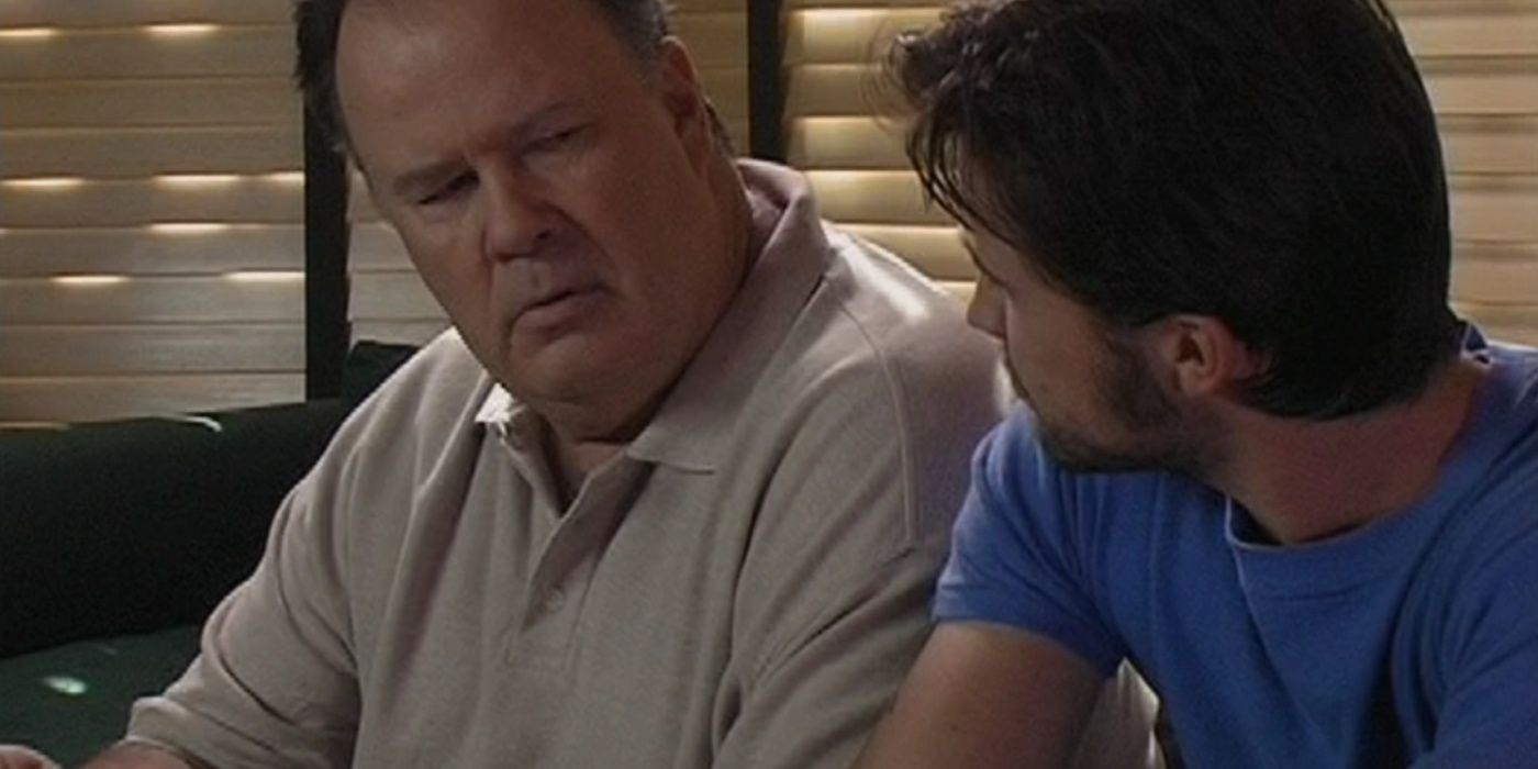 Dennis Haskins speaks with Mac in his home in It's Always Sunny in Philadelphia