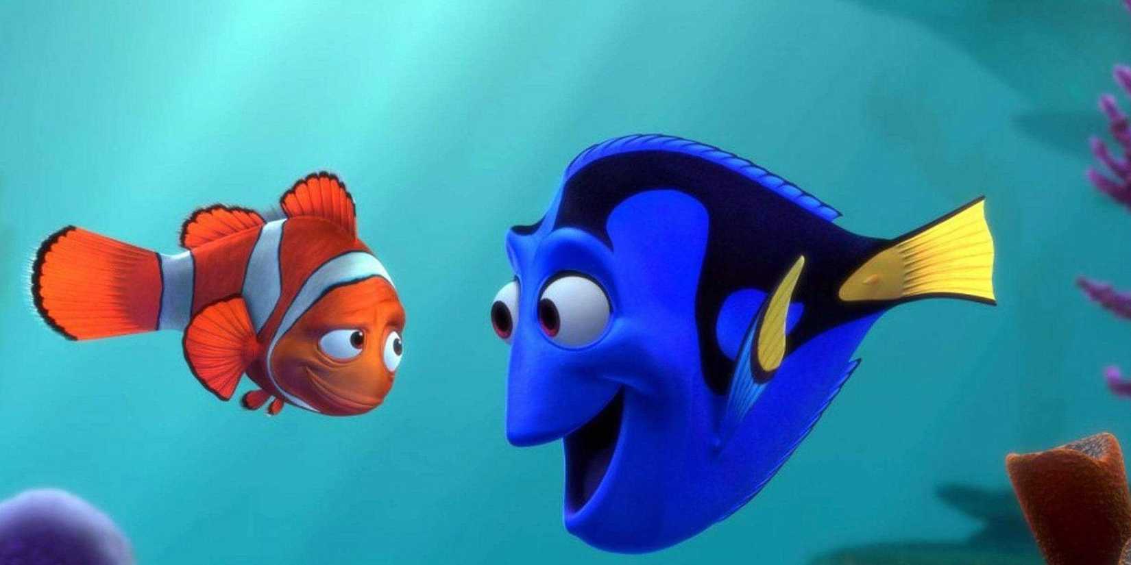 Dory e Marlin conversam em Procurando Nemo.
