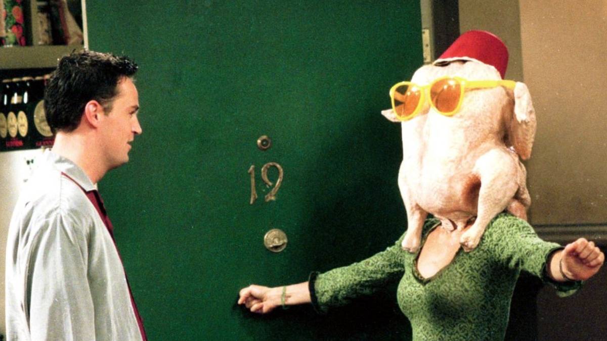 Friends: Why Monica Put A Turkey On Her Head Explained
