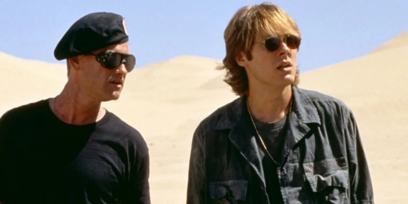 Kurt Russell e James Spader in Stargate