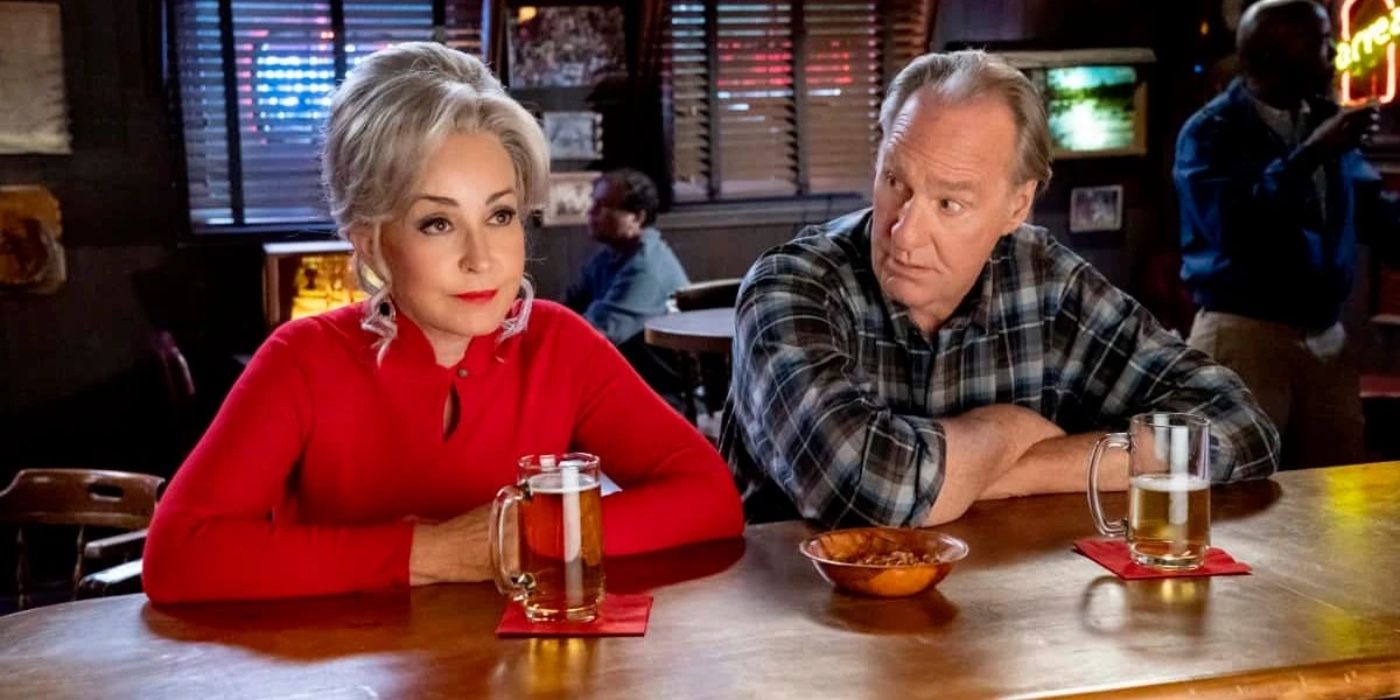 Annie Potts' Meemaw and Craig T Nelson's Dale having a beer together in Young Sheldon