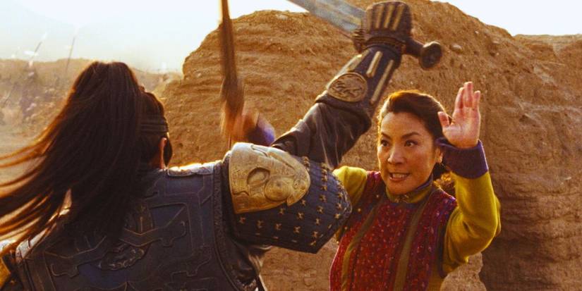 Michelle Yeoh fighting in Mummy: Tomb of the Dragon Emperor