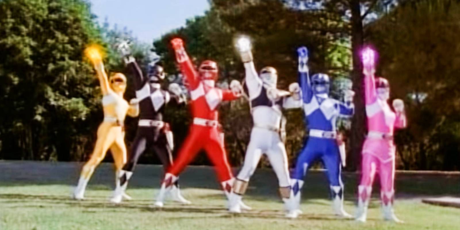 Dark 1990s Power Rangers Theory Explains Why Zordon's Team Needed To Be ...