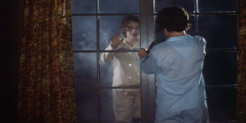 Scream Windows Break 10 Scream Franchise Easter Eggs You've Never Noticed