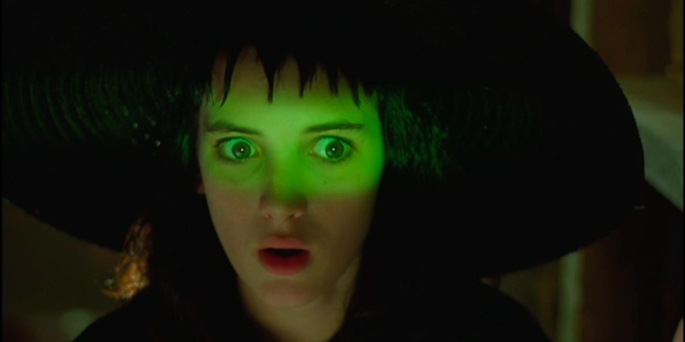 Beetlejuice 2 Finally Solves The Original Movie's Biggest Deetz Family Mystery After 36 Years