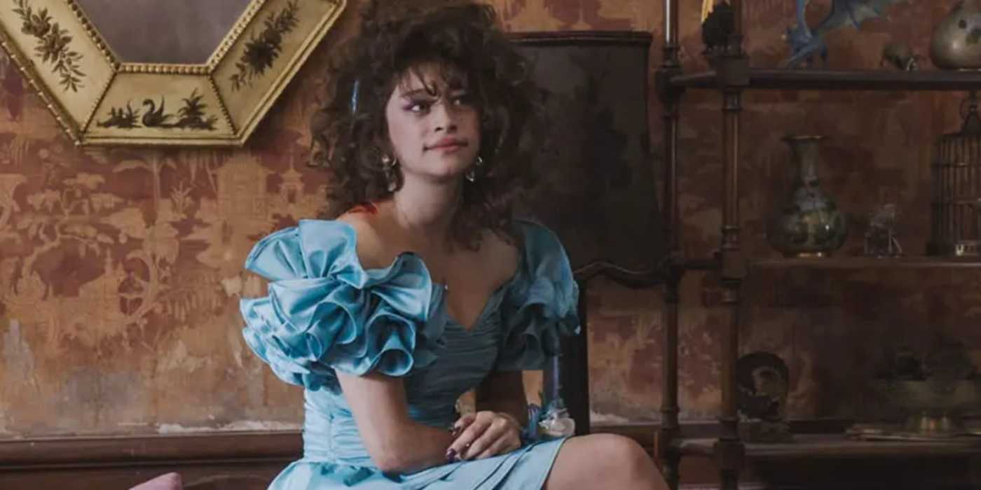 stephanie-in-her-prom-dress-on-ghosts CBS' Ghosts: Every Ghost Time Period & Backstory Explained