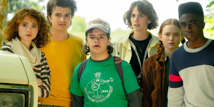 Nancy, Steve, Dustin, Robin, Max, and Lucas in Stranger Things season 4.