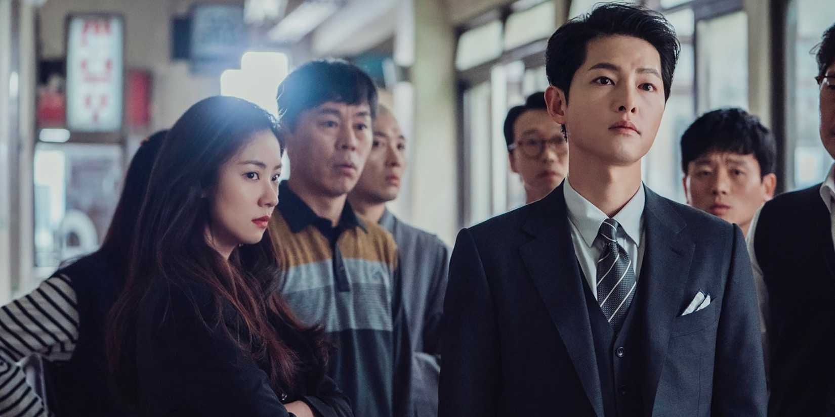 Vincenzo e Hong Cha-young em cena de Vincenzo.