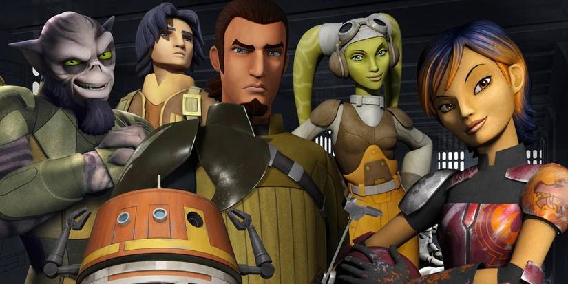 Kanan, Chopper, Sabine, Hera, Ezra e Zeb de Star Wars Rebels ficam todos olhando para a câmera com leves sorrisos.