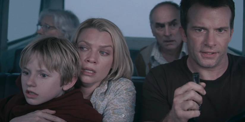 10 Movies Too Upsetting To Watch A Second Time 5 Thomas Jane as David in a car with his family in The Mist