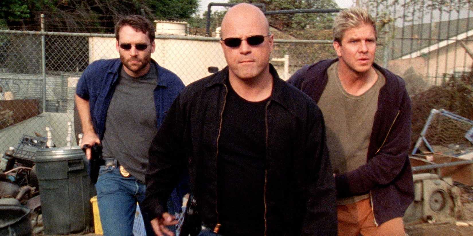 Vic Mackey (Michael Chiklis) with backup in The Shield