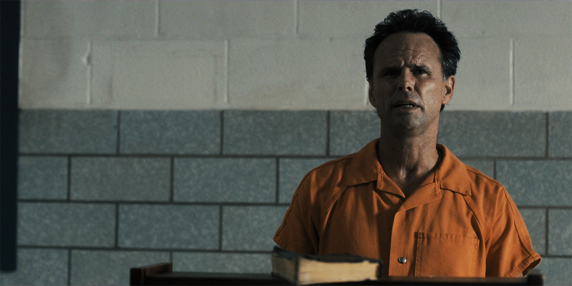 Walton Goggins como Boyd Crowder em Justified: City Primeval na prisão no final da 1ª temporada