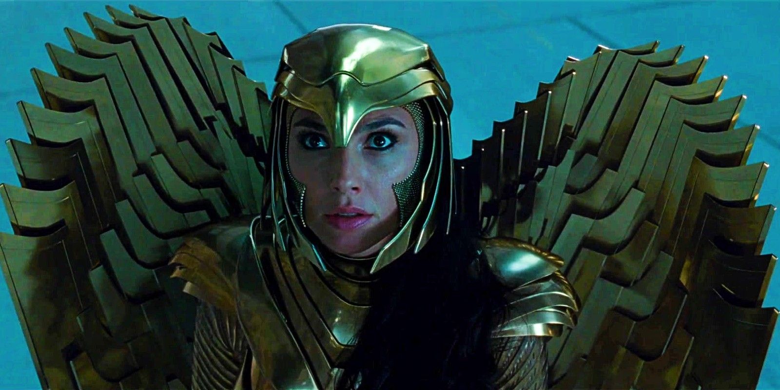 Wonder Woman in her Golden Suit in Wonder Woman 1984