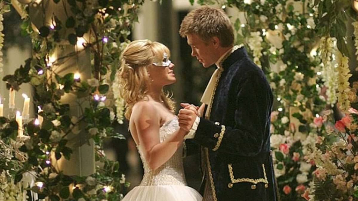 A Cinderella Story Star Is Interested In Sequel To Hilary Duff's 2004 Movie, image size:1200x675