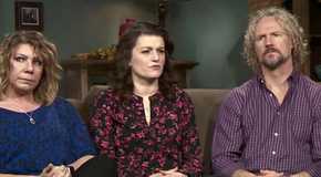 Sister Wives Robyn, Kody and Meri on a couch during an interview