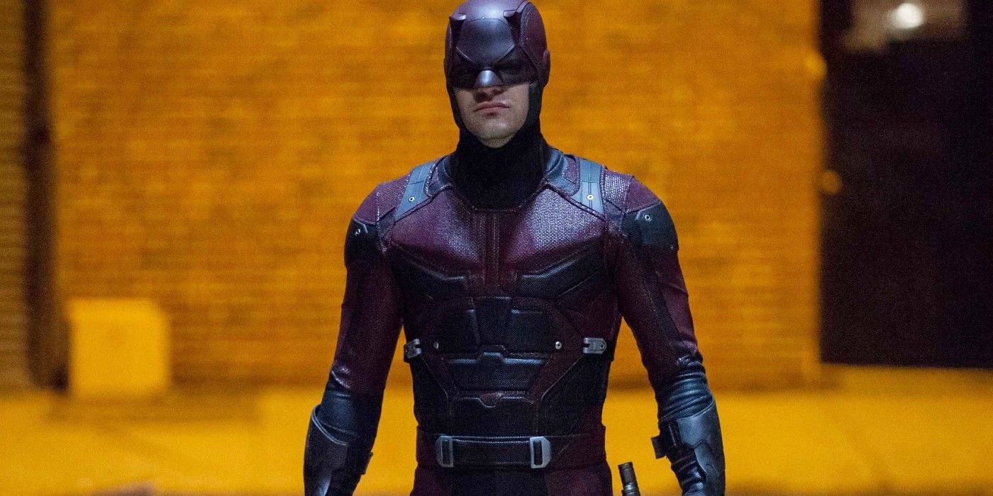 Charlie Cox con il costume rosso di Daredevil