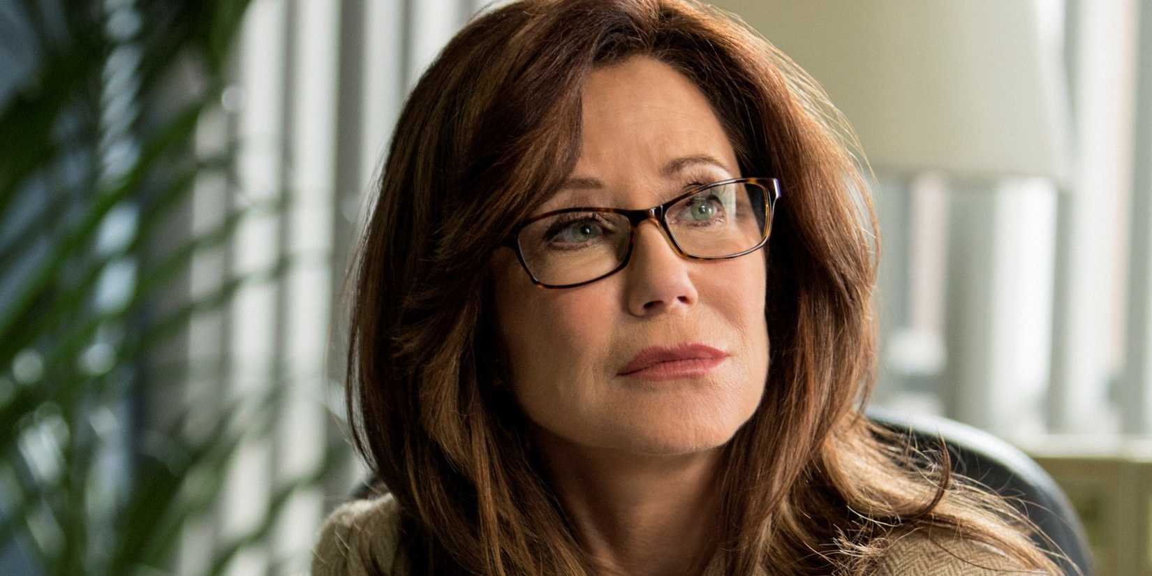 Sharon Raydor (Mary McDonnell) wearing glasses in Major Crimes