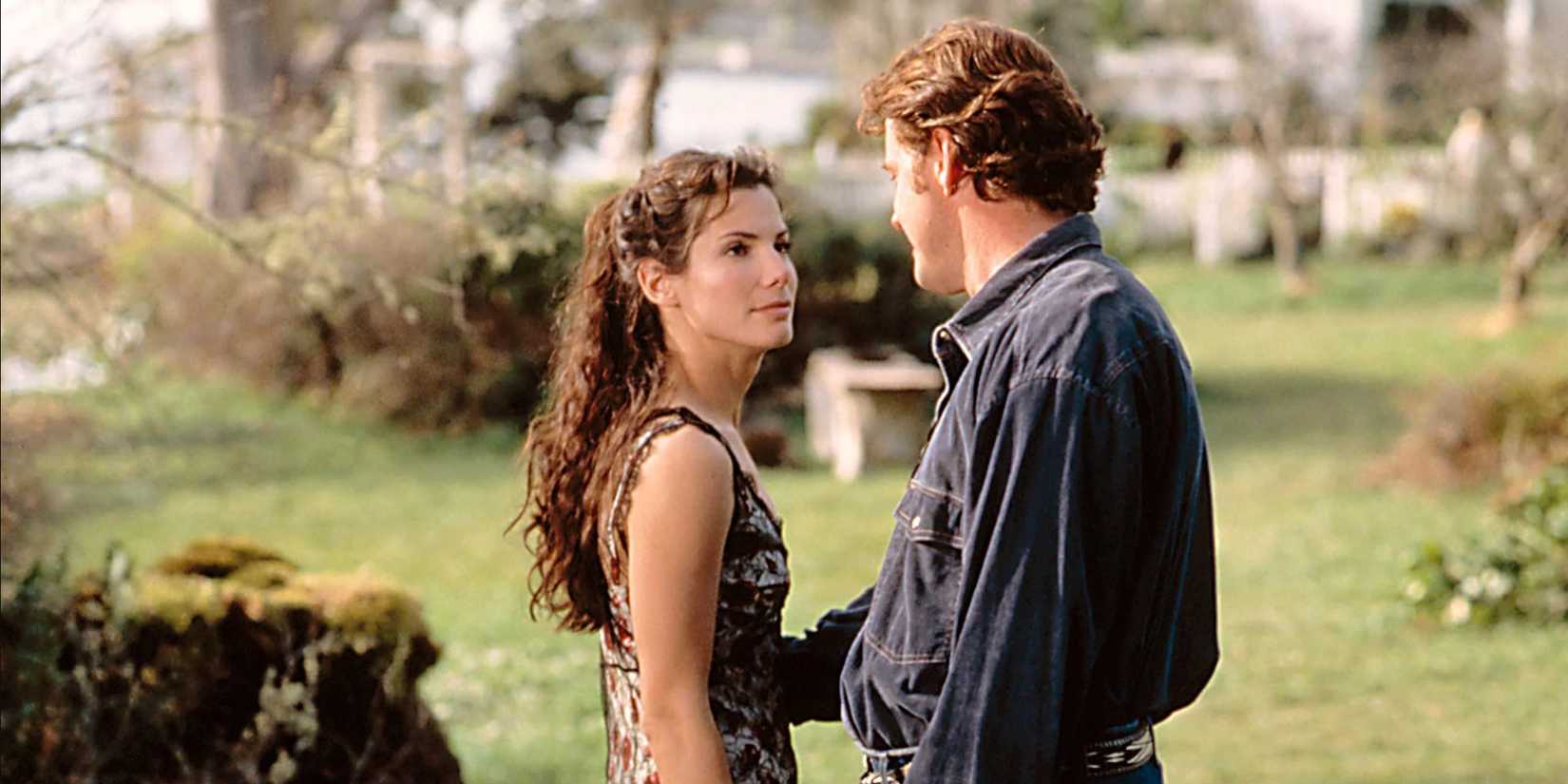 Sally and Gary talking outside in Practical Magic