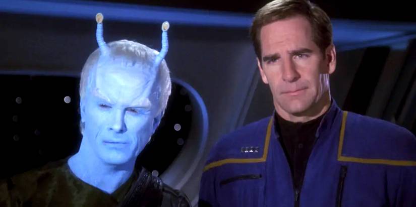 Shran and Archer standing side by side in Star Trek: Enterprise