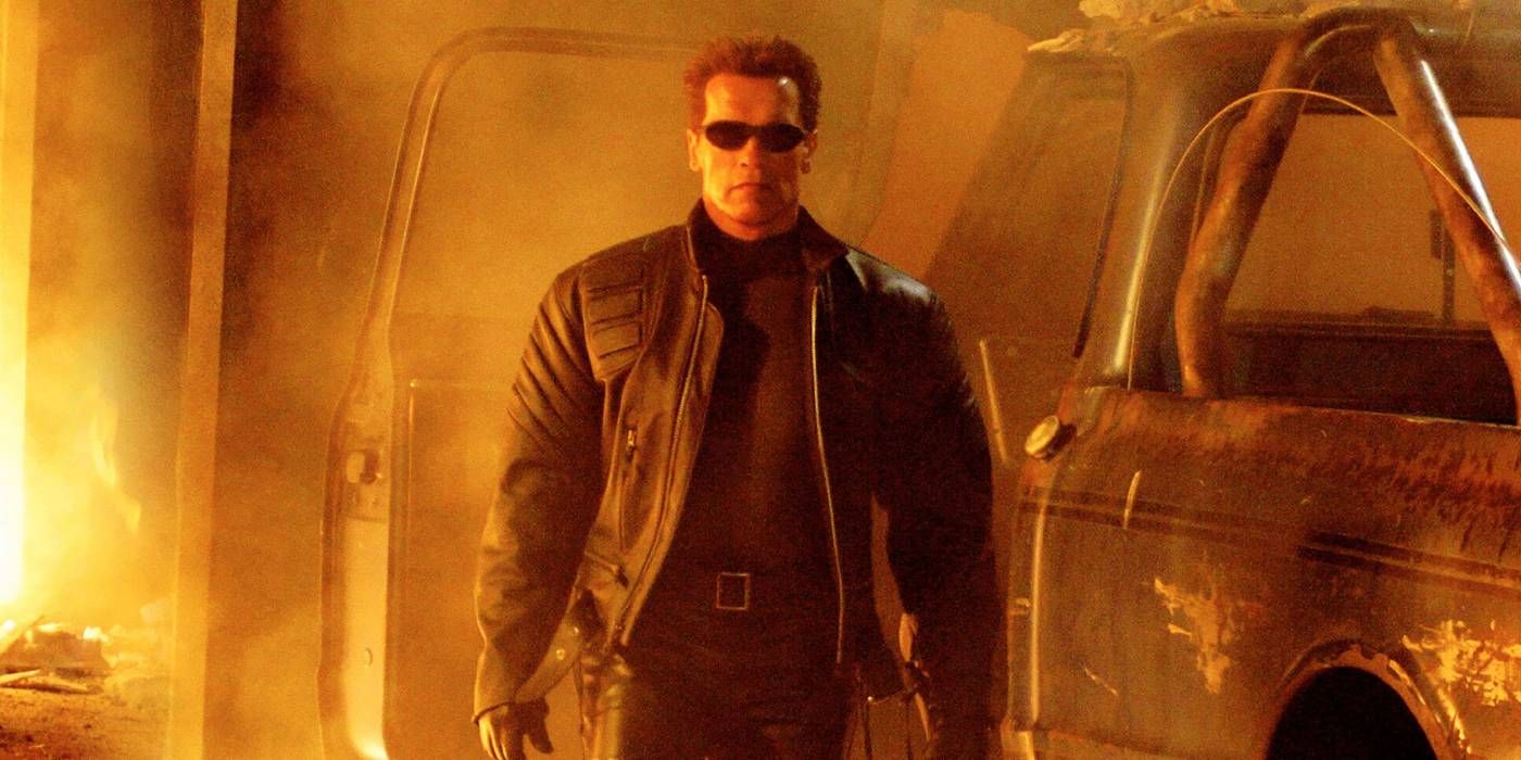 The Terminator (Arnold Schwarzenegger) advances in Terminator 3